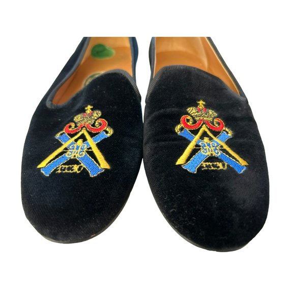 Corte + Welles Women's Black Velvet Flats Size 5 1/2 Embroidered Crest - Picture 2 of 8
